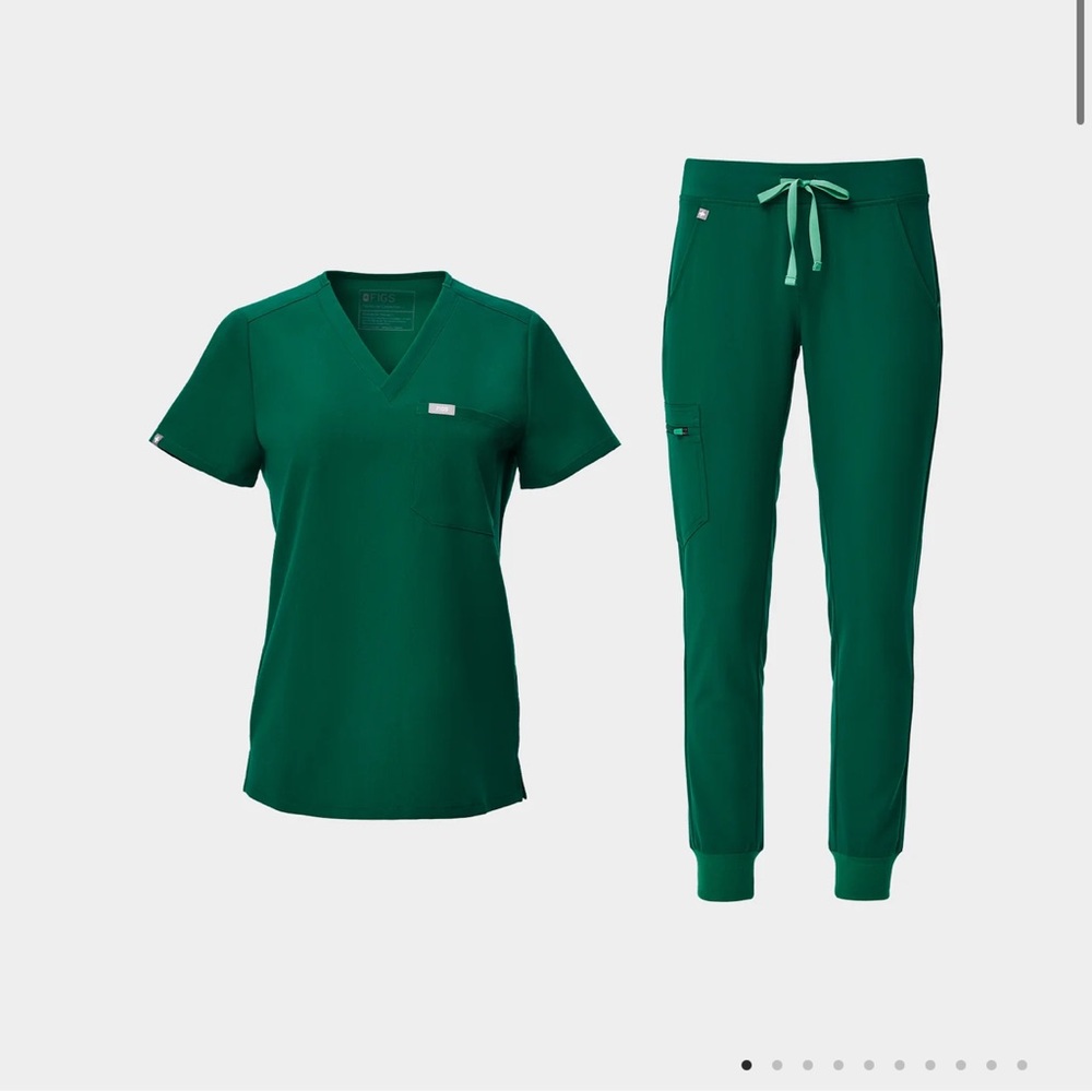 FIGS Hunter Green Catarina and Zamora Set